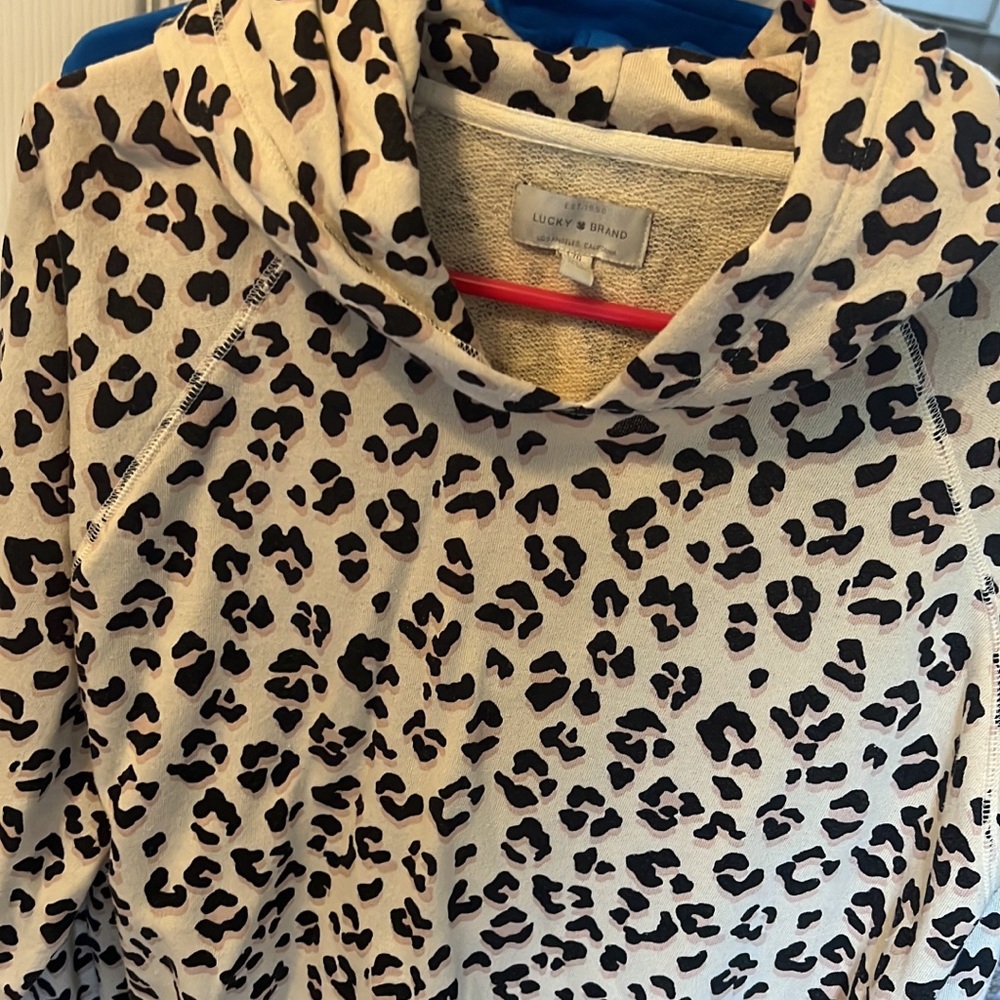 Very cute cheetah print hoodie. Wore once.